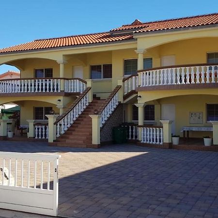 Apartments With A Parking Space Vir - 18407 ภายนอก รูปภาพ